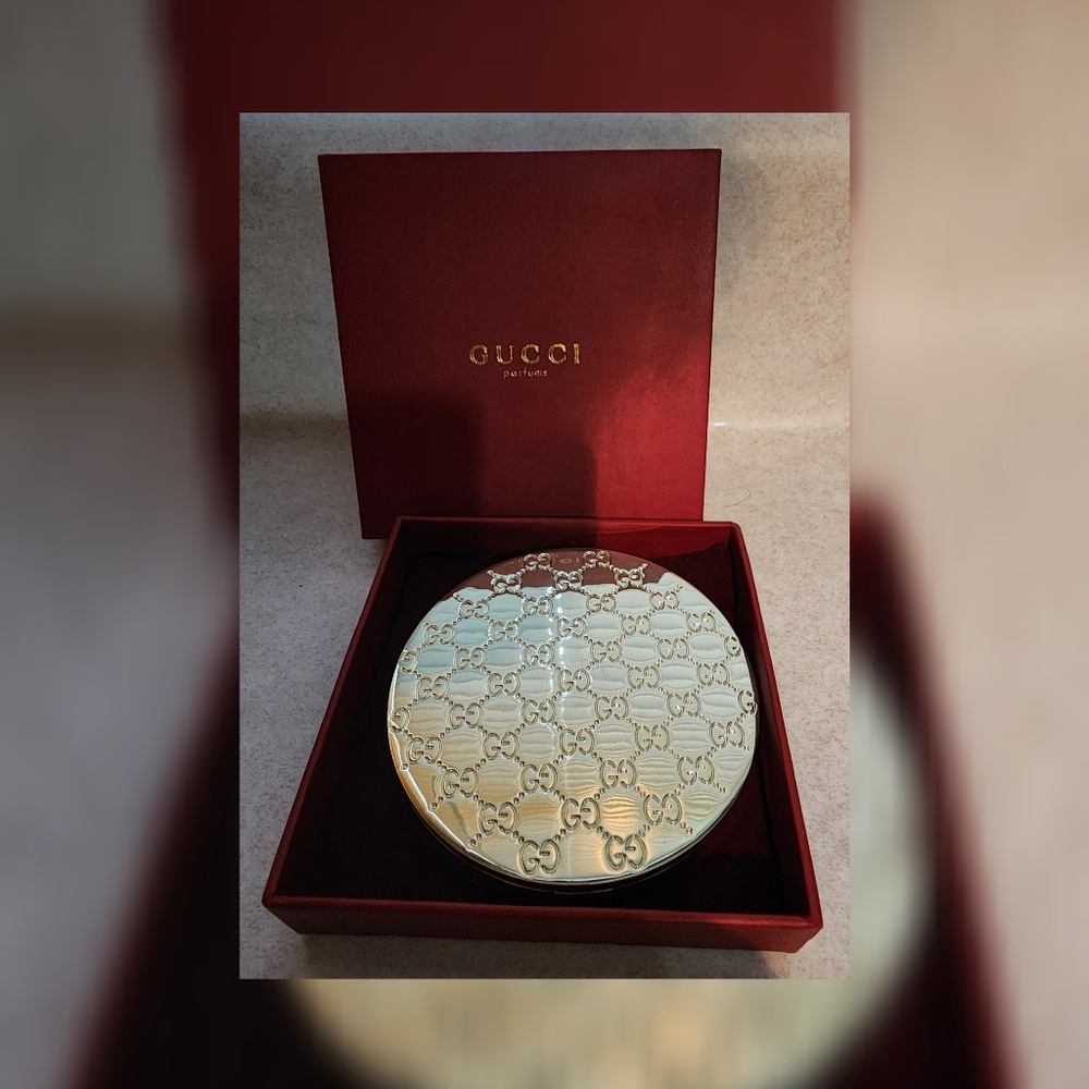 Gucci Gold Monogram Compact Makeup Mirror New In Box - Picture 2 of 9